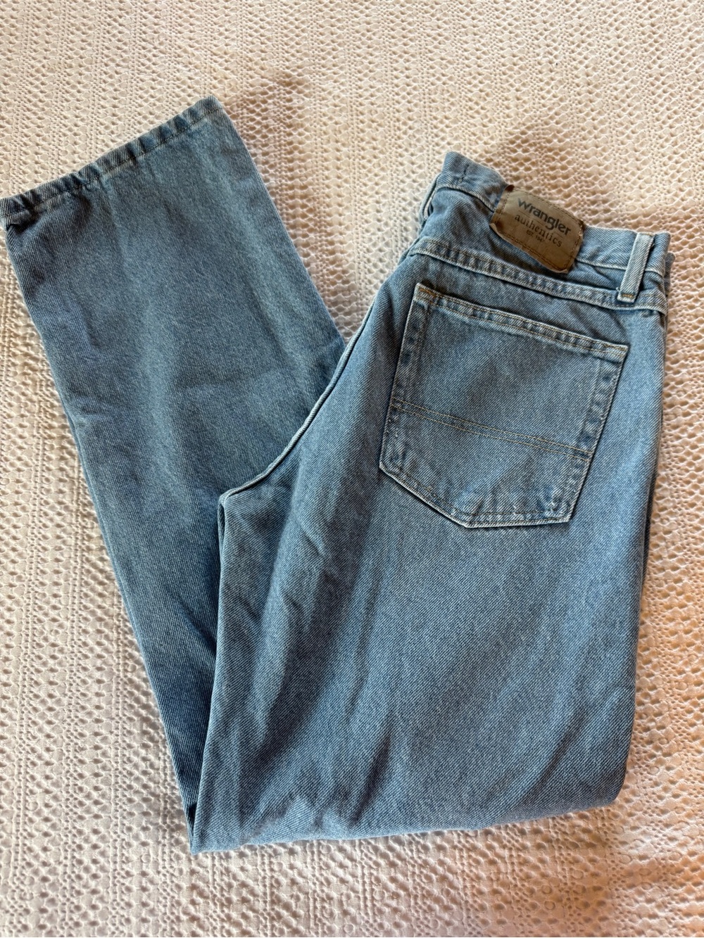 Wrangler Men's Straight-Leg Jeans in Faded Blue size 30x30.5